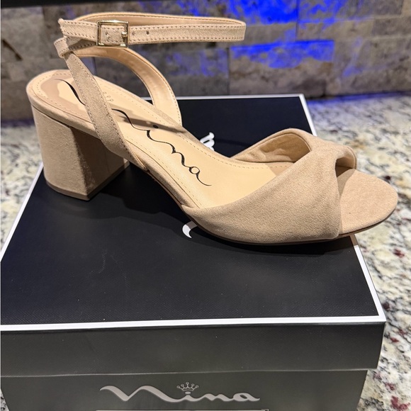 Nina Shoes - Nina Alamo Tan Glam Suede Heels New In Box